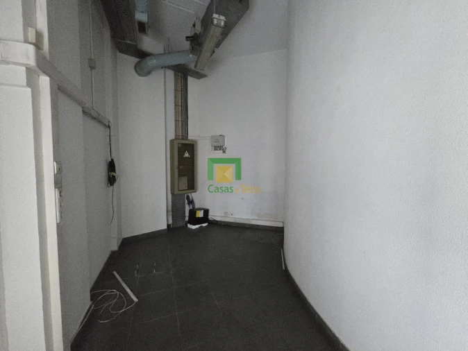 Loja para Arrendamento em Camara de Lobos Foto 6