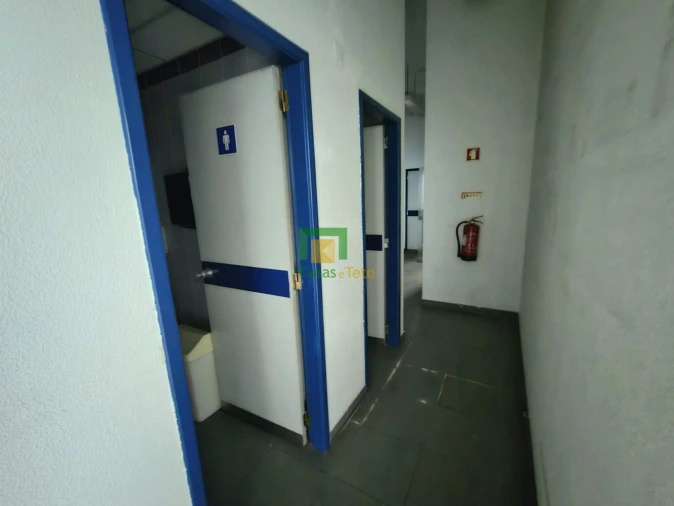 Loja para Arrendamento em Camara de Lobos Foto 8