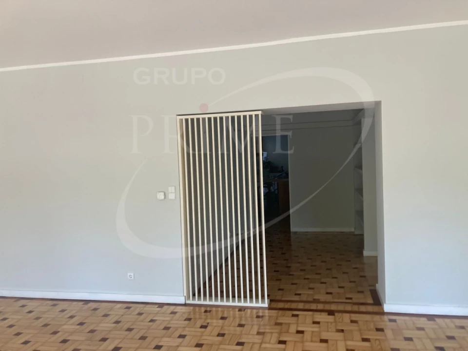 Apartamento T3 para Arrendamento em Aldoar, Foz do Douro e Nevogilde Foto 2