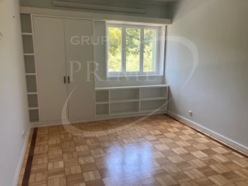 Apartamento T3 para Arrendamento em Aldoar, Foz do Douro e Nevogilde