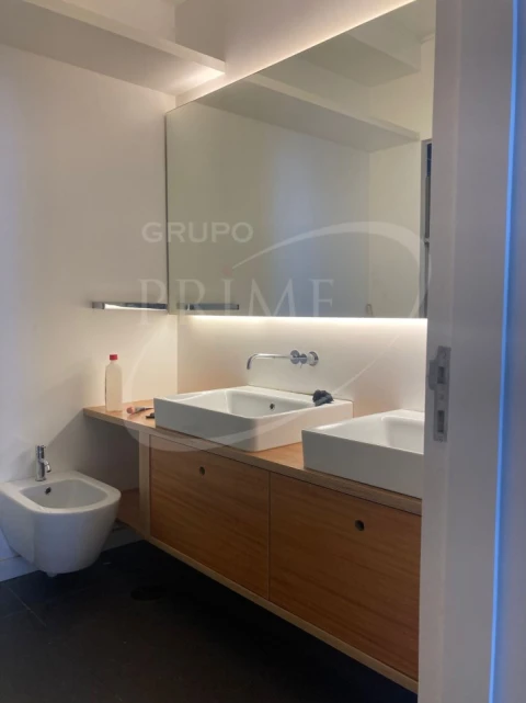 Apartamento T3 para Arrendamento em Aldoar, Foz do Douro e Nevogilde
