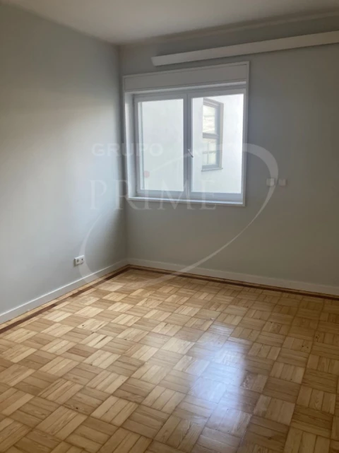 Apartamento T3 para Arrendamento em Aldoar, Foz do Douro e Nevogilde