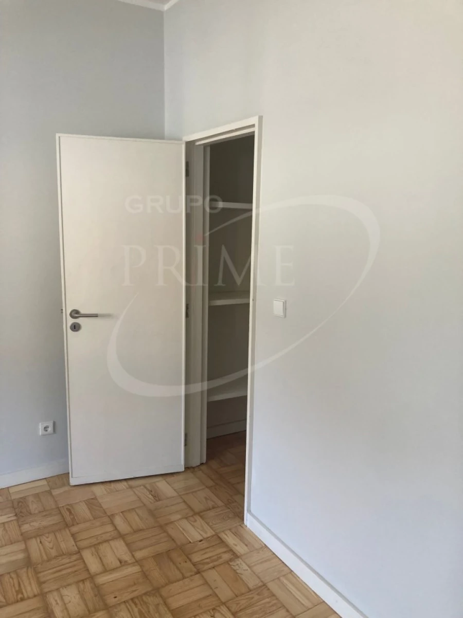 Apartamento T3 para Arrendamento em Aldoar, Foz do Douro e Nevogilde Foto 9
