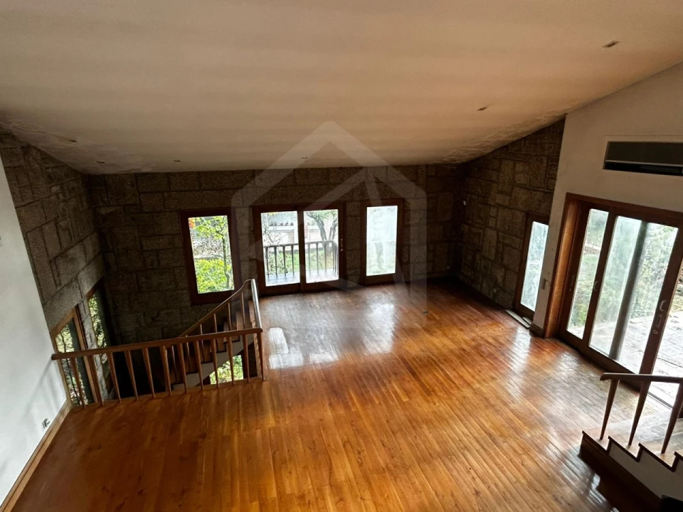 Moradia T4 para Venda em Azurem Foto 6