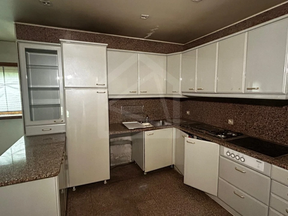 Moradia T4 para Venda em Azurem Foto 15