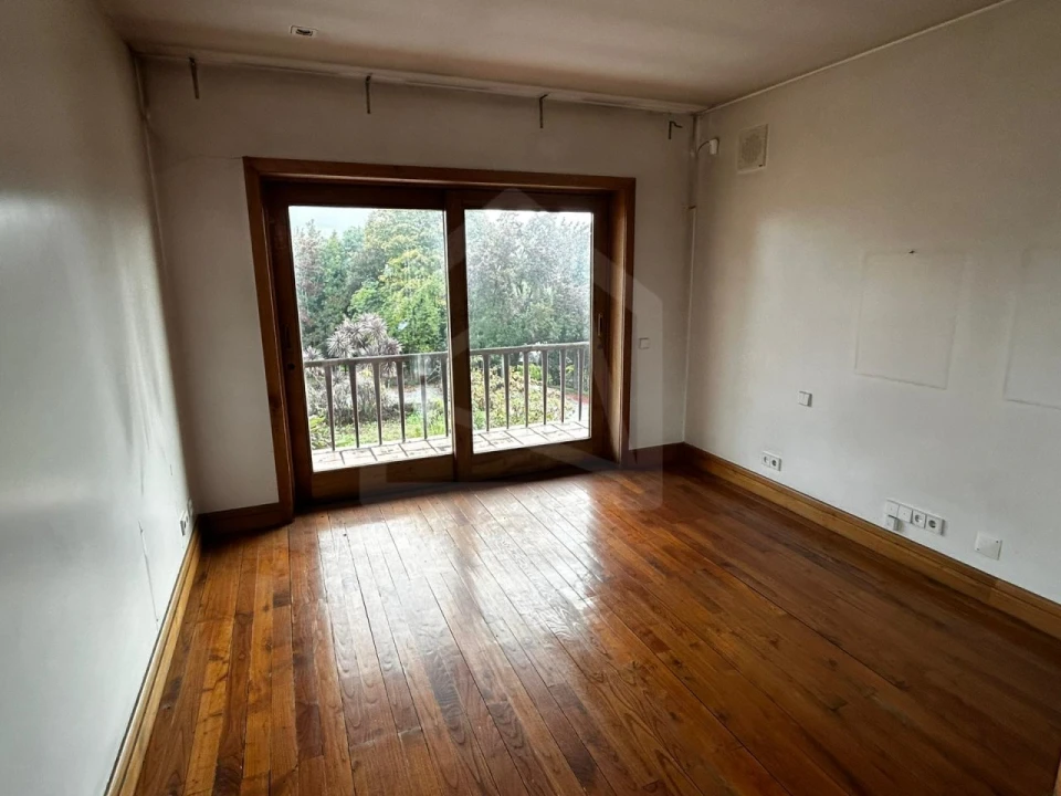 Moradia T4 para Venda em Azurem Foto 19