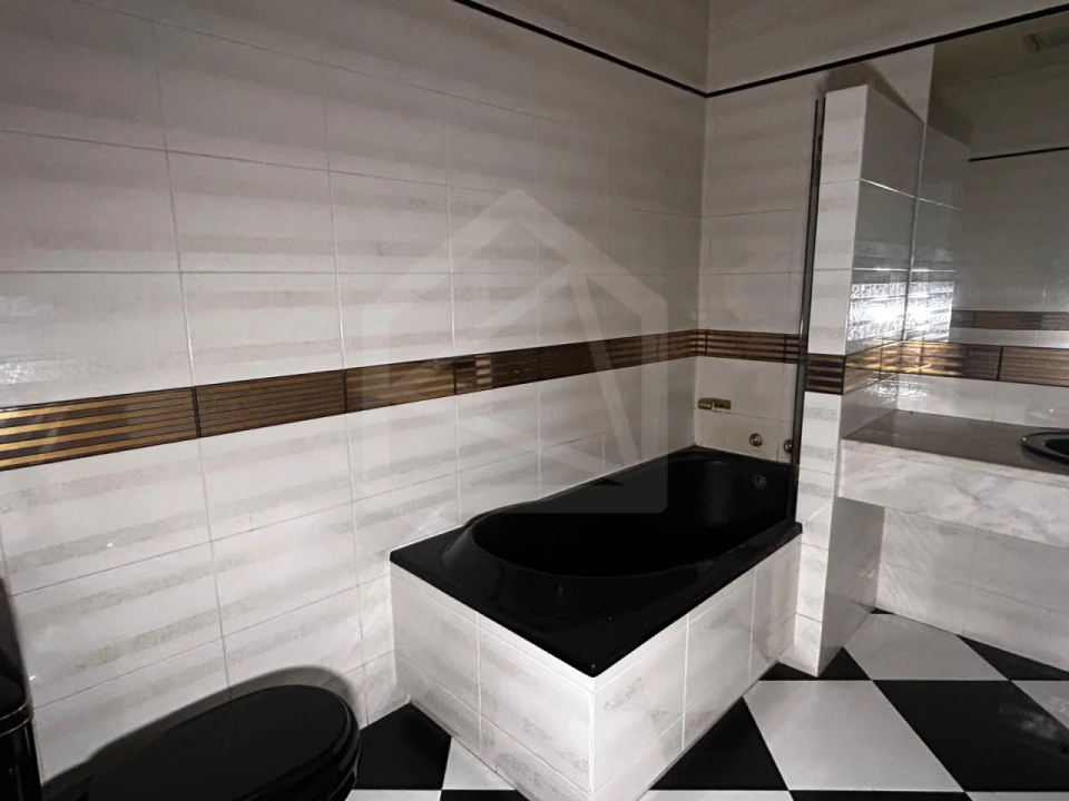 Moradia T4 para Venda em Azurem Foto 23