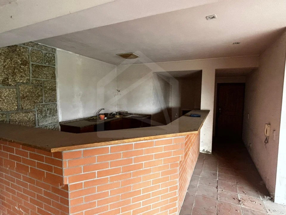 Moradia T4 para Venda em Azurem Foto 28