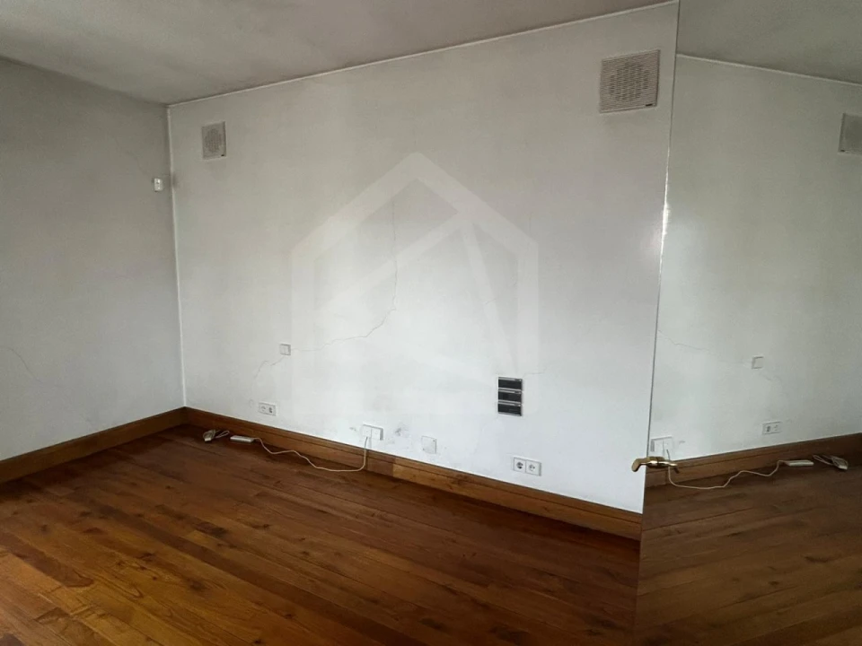 Moradia T4 para Venda em Azurem Foto 42