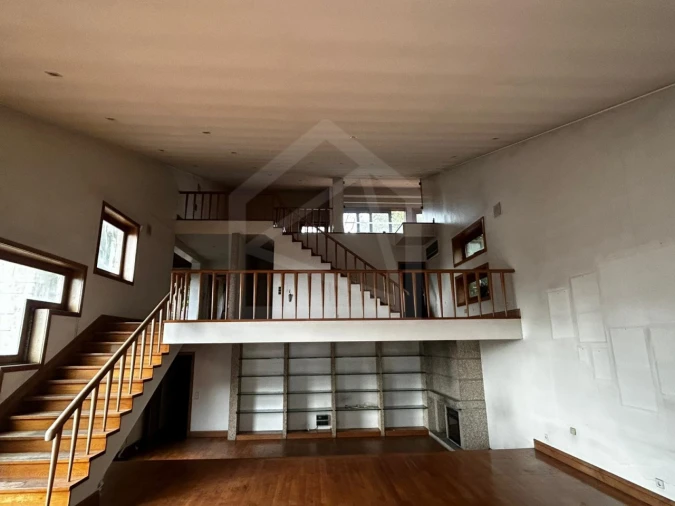 Moradia T4 para Venda em Azurem Foto 4