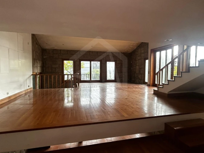 Moradia T4 para Venda em Azurem Foto 10