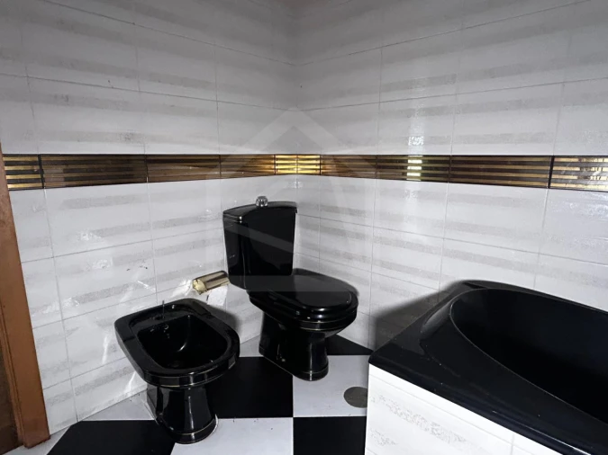 Moradia T4 para Venda em Azurem Foto 22