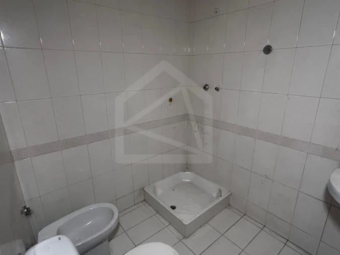 Moradia T4 para Venda em Azurem Foto 38