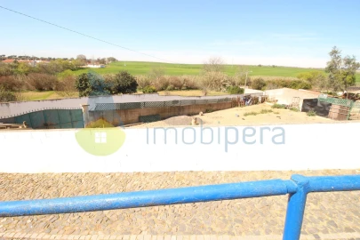 Moradia T2 para Venda em Santa Vitória e Mombeja