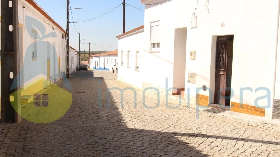 Moradia T2 para Venda em Santa Vitória e Mombeja