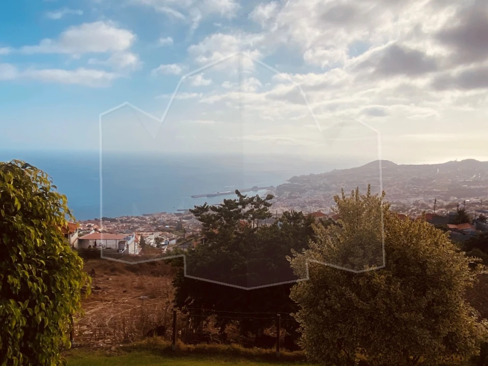 Moradia T5 para Venda em Funchal (Santa Maria Maior) Foto 2