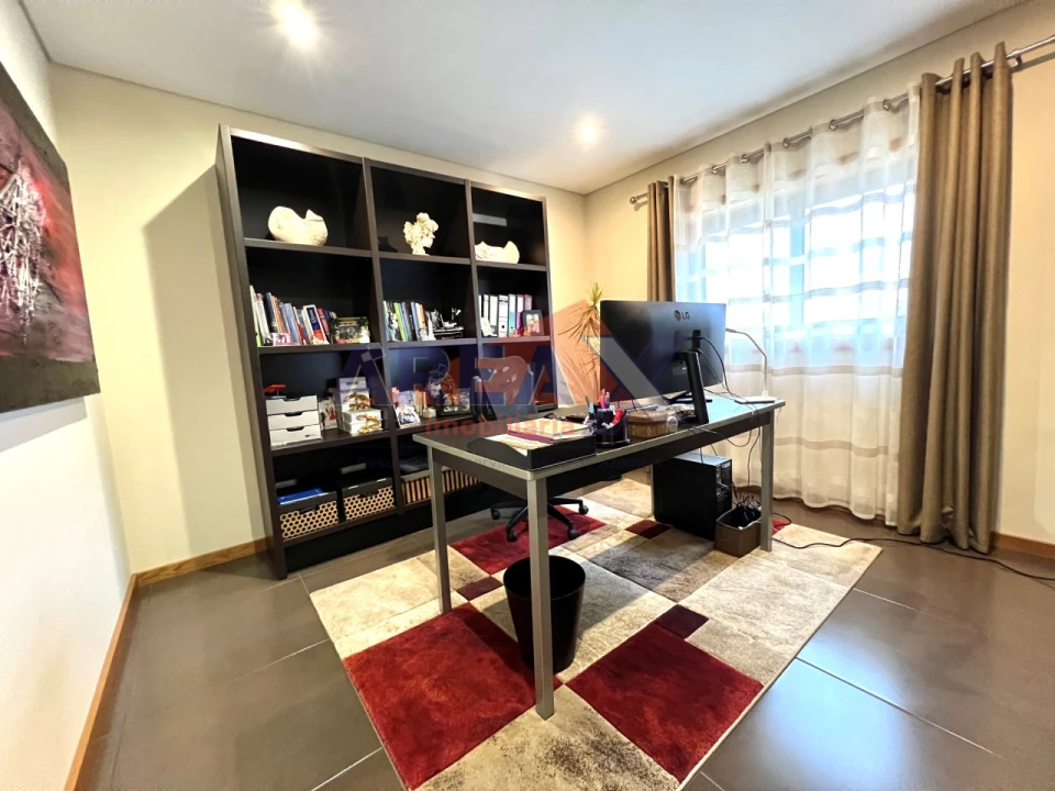 Moradia T5 para Venda em O. Azeméis, Riba-Ul, Ul, Macinhata Seixa, Madail Foto 12