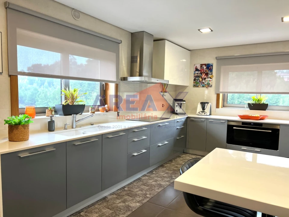 Moradia T5 para Venda em O. Azeméis, Riba-Ul, Ul, Macinhata Seixa, Madail Foto 17