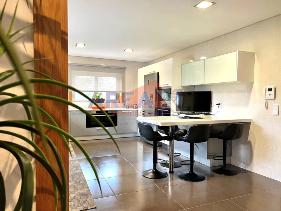 Moradia T5 para Venda em O. Azeméis, Riba-Ul, Ul, Macinhata Seixa, Madail Foto 19