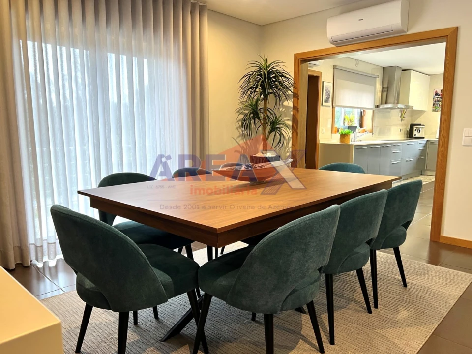 Moradia T5 para Venda em O. Azeméis, Riba-Ul, Ul, Macinhata Seixa, Madail Foto 21