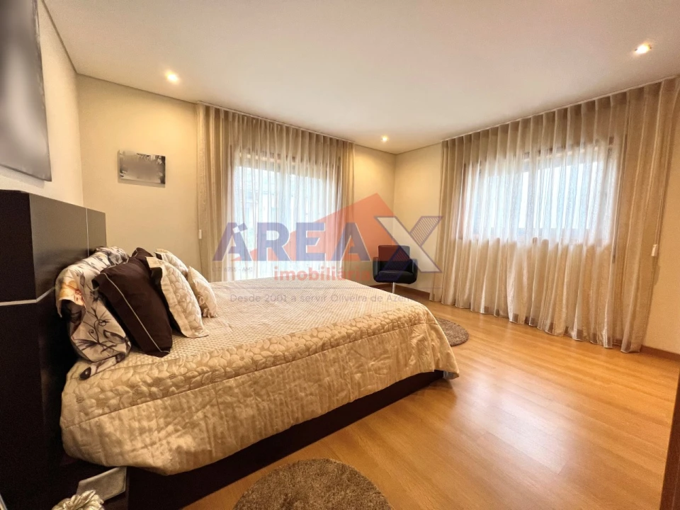 Moradia T5 para Venda em O. Azeméis, Riba-Ul, Ul, Macinhata Seixa, Madail Foto 49