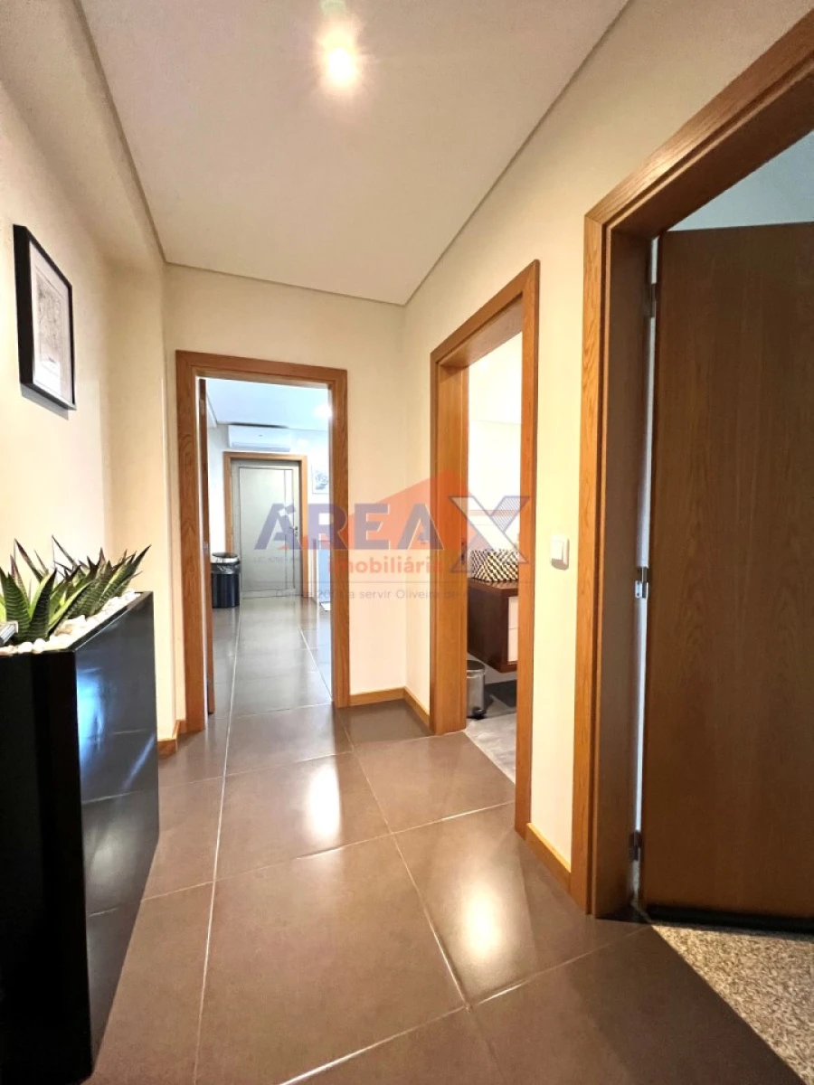 Moradia T5 para Venda em O. Azeméis, Riba-Ul, Ul, Macinhata Seixa, Madail Foto 11