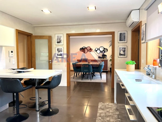 Moradia T5 para Venda em O. Azeméis, Riba-Ul, Ul, Macinhata Seixa, Madail Foto 16