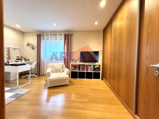 Moradia T5 para Venda em O. Azeméis, Riba-Ul, Ul, Macinhata Seixa, Madail Foto 34