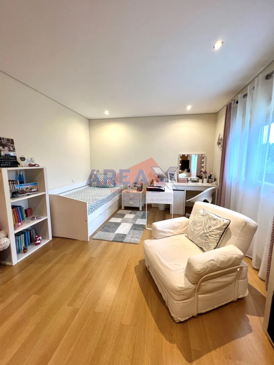 Moradia T5 para Venda em O. Azeméis, Riba-Ul, Ul, Macinhata Seixa, Madail Foto 35