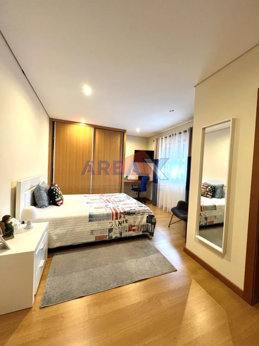 Moradia T5 para Venda em O. Azeméis, Riba-Ul, Ul, Macinhata Seixa, Madail Foto 40