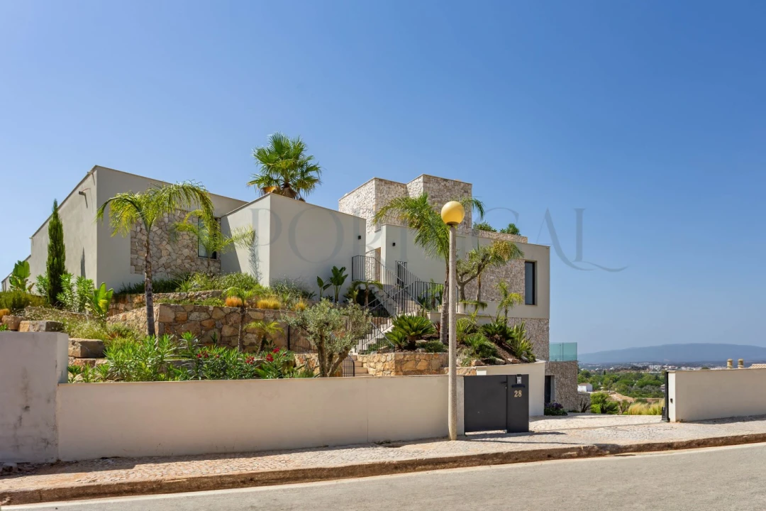 Moradia T5 para Venda em Estômbar e Parchal Foto 1