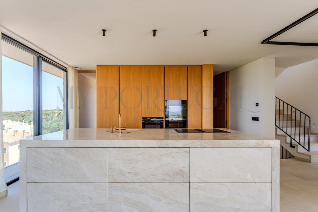 Moradia T5 para Venda em Estômbar e Parchal Foto 8