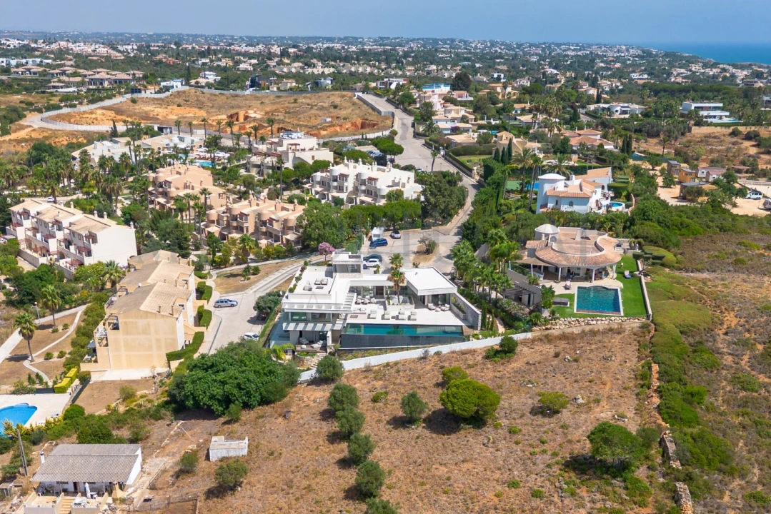 Moradia T5 para Venda em Estômbar e Parchal Foto 73