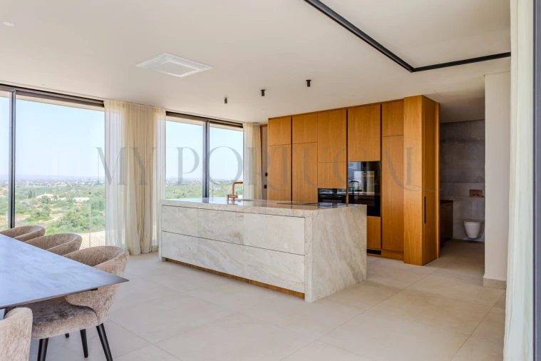 Moradia T5 para Venda em Estômbar e Parchal Foto 7