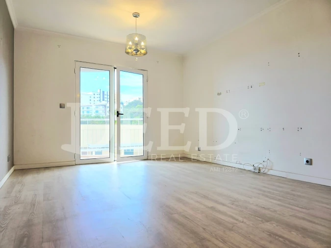 Apartamento T3 para Venda em Santo Antonio Foto 3