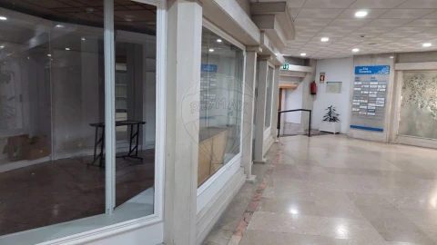 Loja para Venda em Areeiro