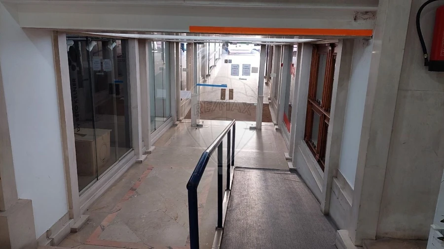 Loja para Venda em Areeiro Foto 14