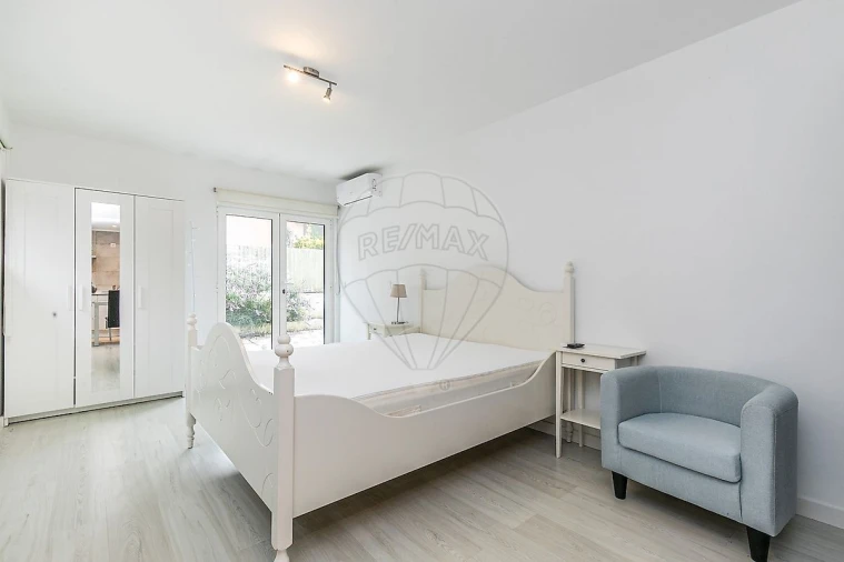 Moradia T5 para Arrendamento em Santa Maria e São Miguel, São Martinho, São Pedro Penaferrim Foto 15