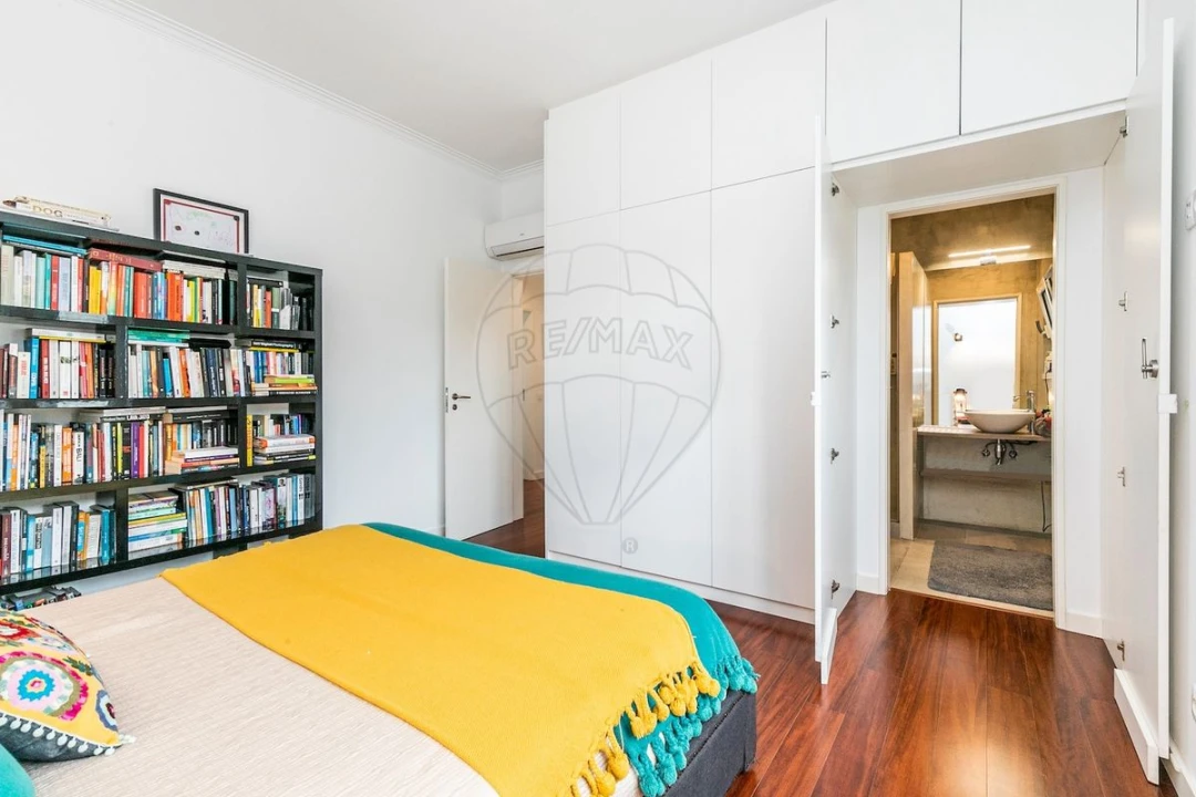 Moradia T5 para Arrendamento em Santa Maria e São Miguel, São Martinho, São Pedro Penaferrim Foto 2