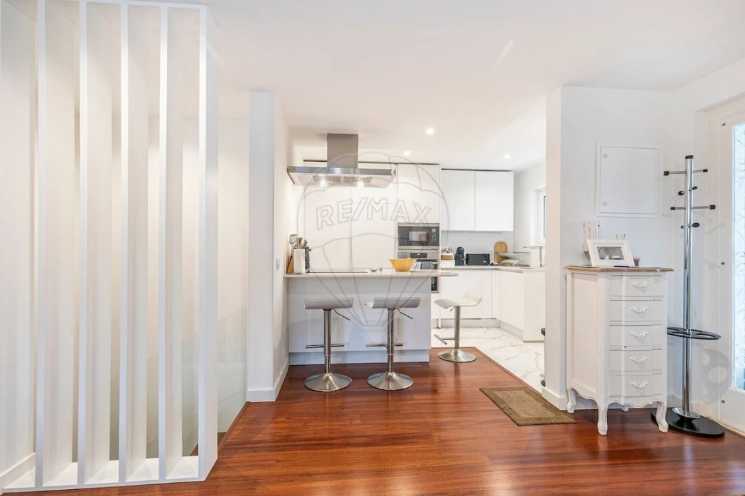 Moradia T5 para Venda em Santa Maria e São Miguel, São Martinho, São Pedro Penaferrim Foto 7