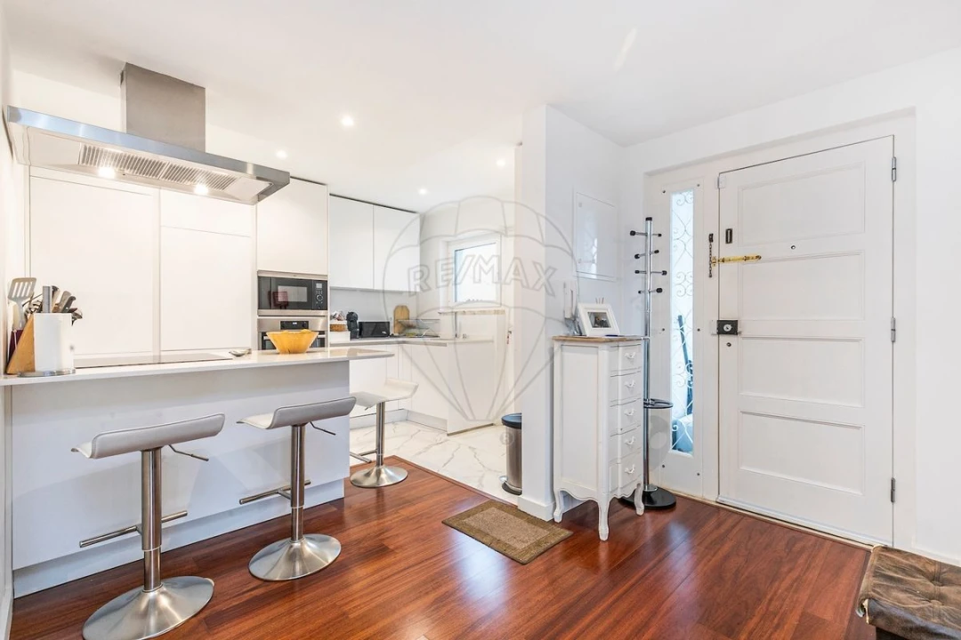 Moradia T5 para Venda em Santa Maria e São Miguel, São Martinho, São Pedro Penaferrim Foto 13