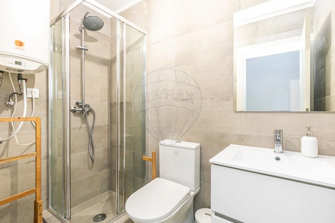 Moradia T5 para Venda em Santa Maria e São Miguel, São Martinho, São Pedro Penaferrim Foto 22