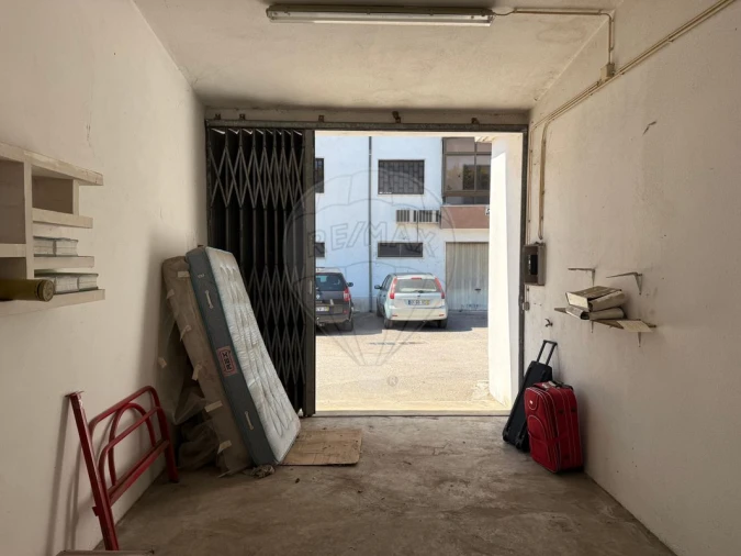 Garagem para Venda em Vila Franca de Xira Foto 7