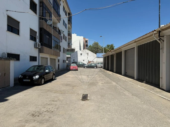 Garagem para Venda em Vila Franca de Xira Foto 4