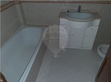 Apartamento T3 para Venda em Marvila, Ribeira Santarém, São Salvador, São Nicolau
