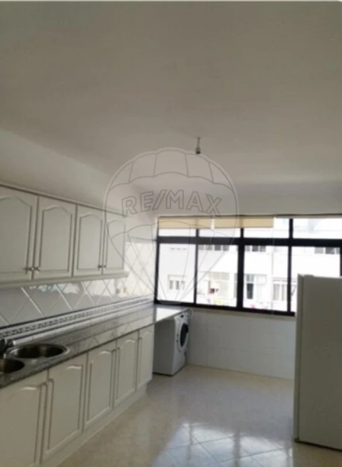 Apartamento T2 para Venda em Marvila, Ribeira Santarém, São Salvador, São Nicolau