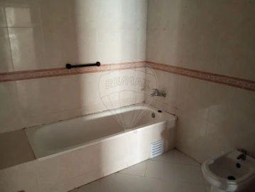 Apartamento T2 para Venda em Marvila, Ribeira Santarém, São Salvador, São Nicolau