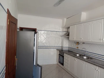 Apartamento T2 para Venda em Marvila, Ribeira Santarém, São Salvador, São Nicolau