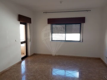 Apartamento T2 para Venda em Marvila, Ribeira Santarém, São Salvador, São Nicolau
