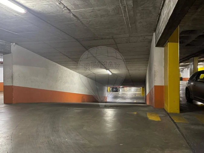 Garagem para Venda em Benfica Foto 6